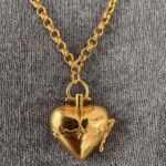Kapaklı Kalp Kolye